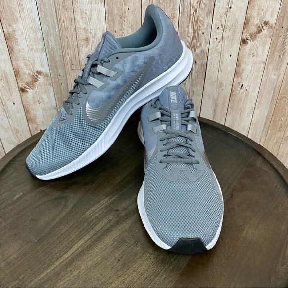 Nike‎ Downshifter 9 Running Shoe Size 11 Women - Picture 1 of 12